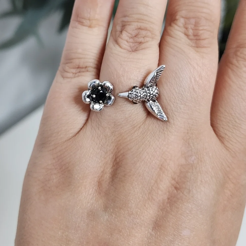 NEW‼️Hummingbird and Flower Ring